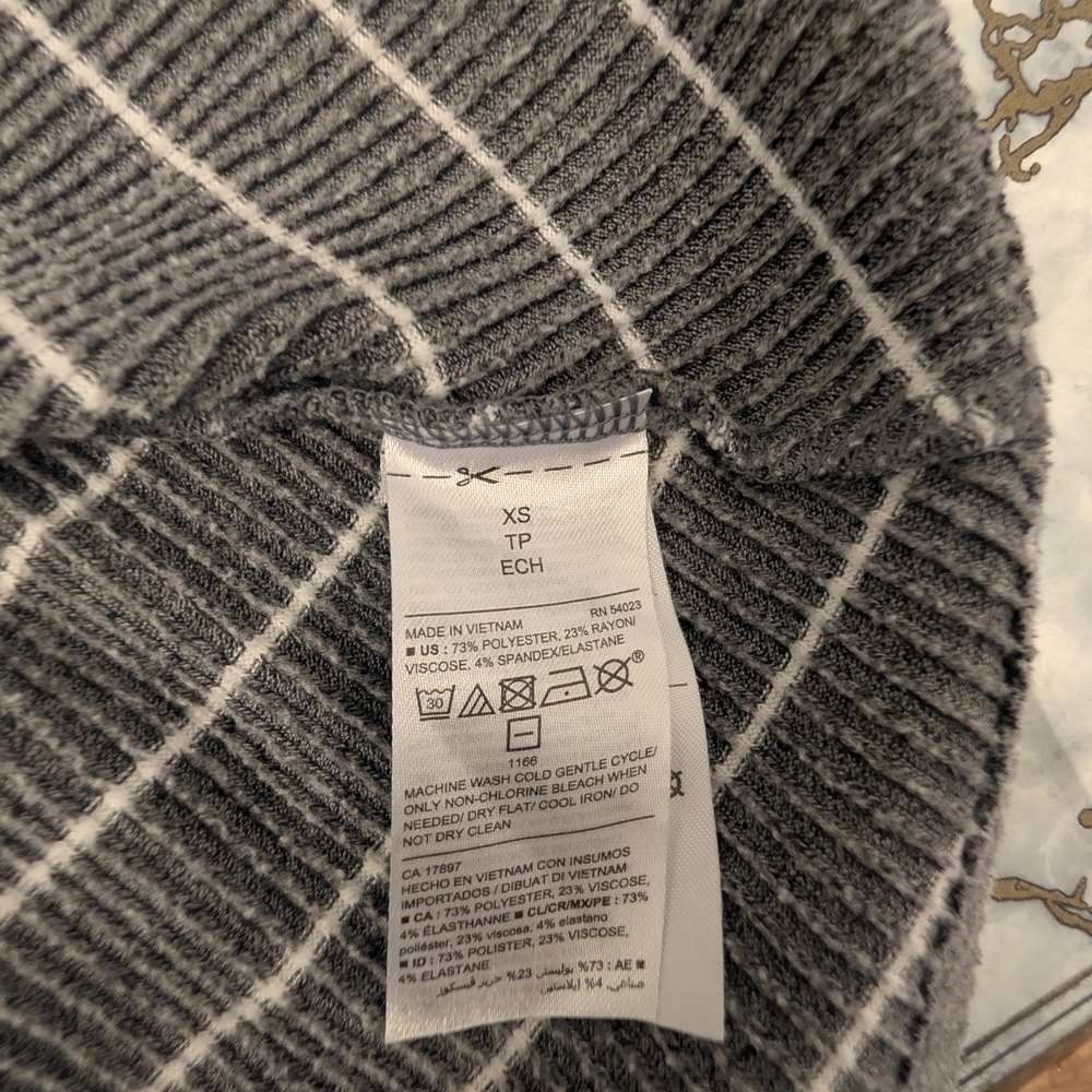 Striped Gray Sleeveless Dress - Picture 6 of 7